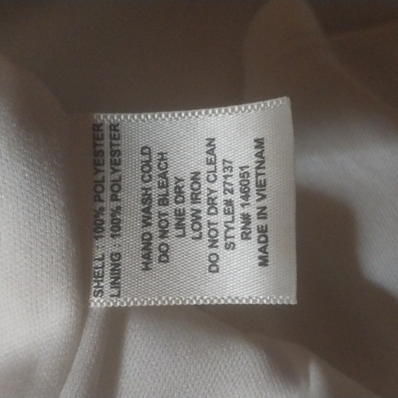 Monteau Key Hole Silky Lined Shell Top Ivory Sleeveless Blouse Size L - Picture 8 of 8